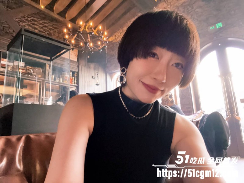甘肃短发少妇 马燕 出轨公司领导自拍  2