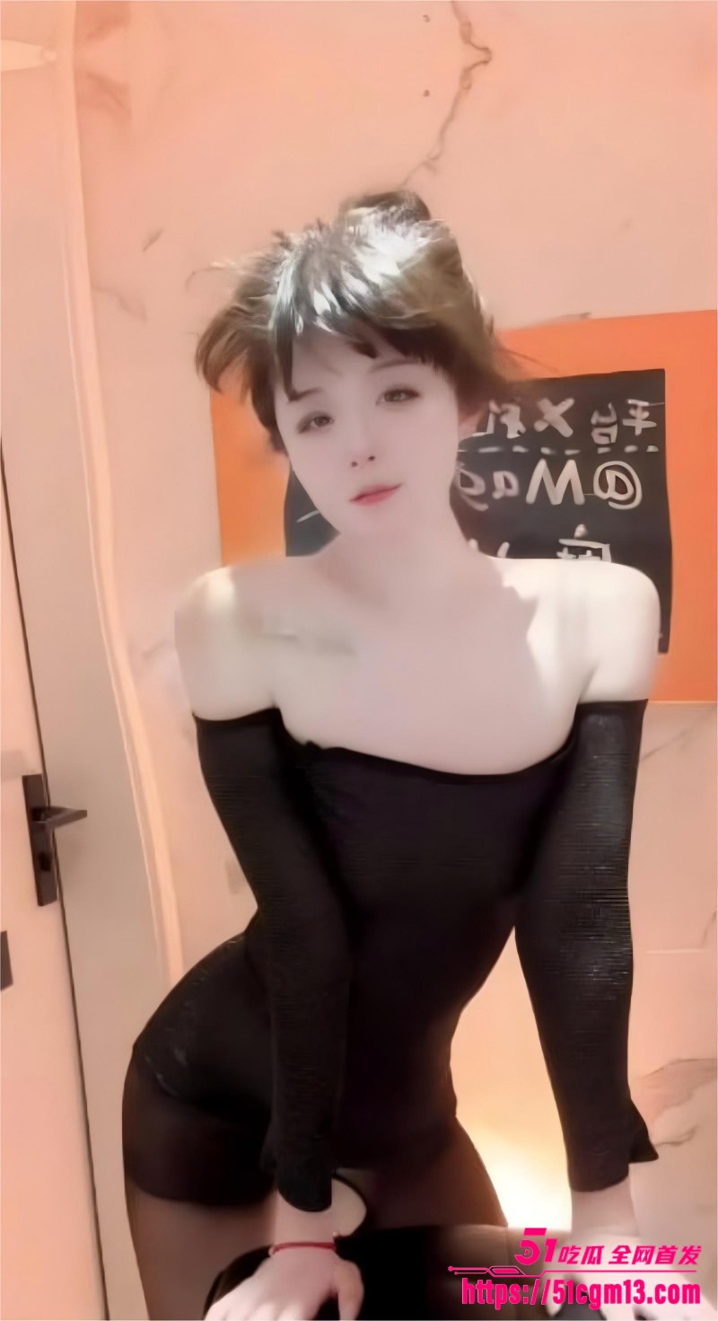 高颜值福利姬贝璃珞热舞口交合集来袭6watermarkedwatermarked