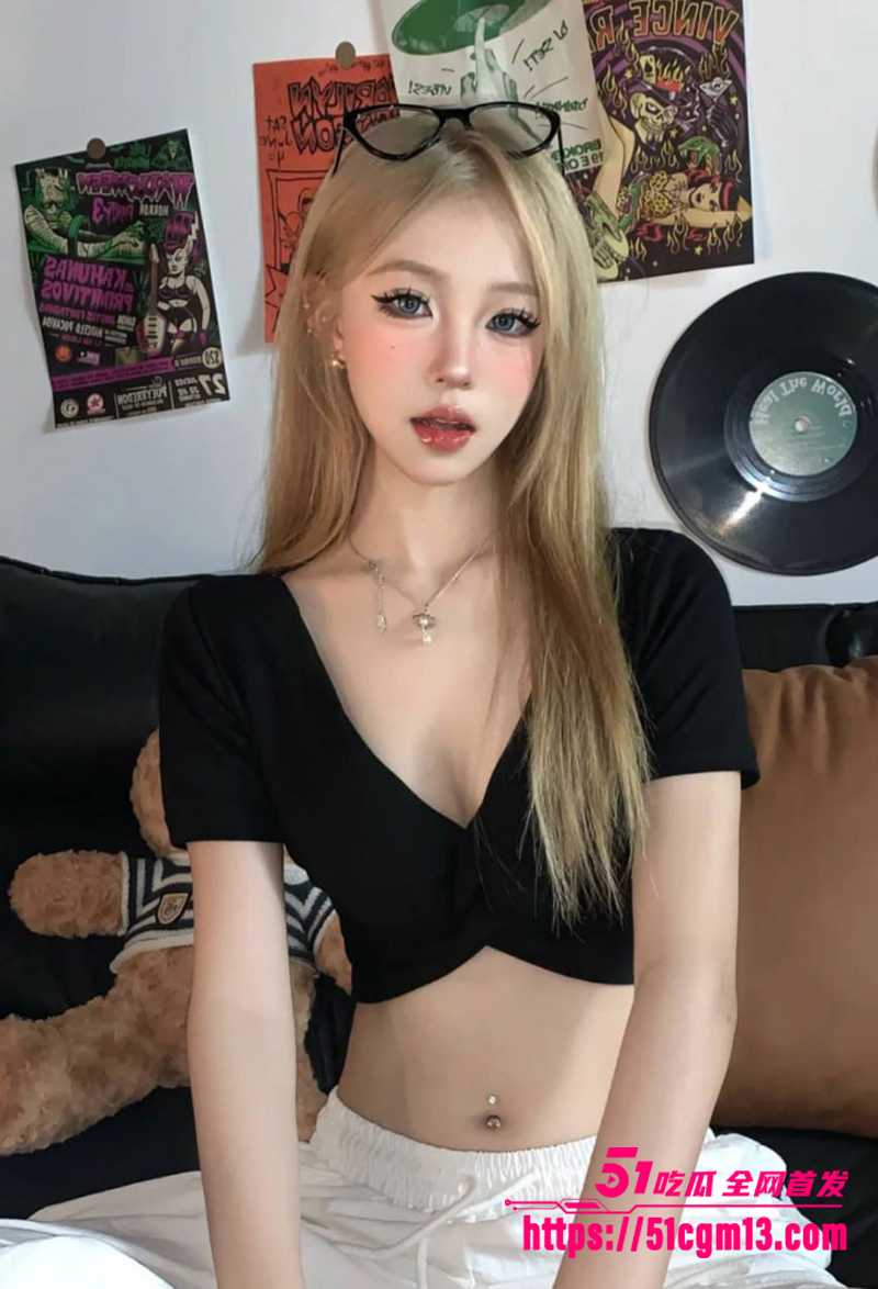 纯欲小网美 绞肉姬 淫乱私生活被扒 线下约炮金主当母狗 露脸深喉被无套狠操 高潮表情贱如狗！