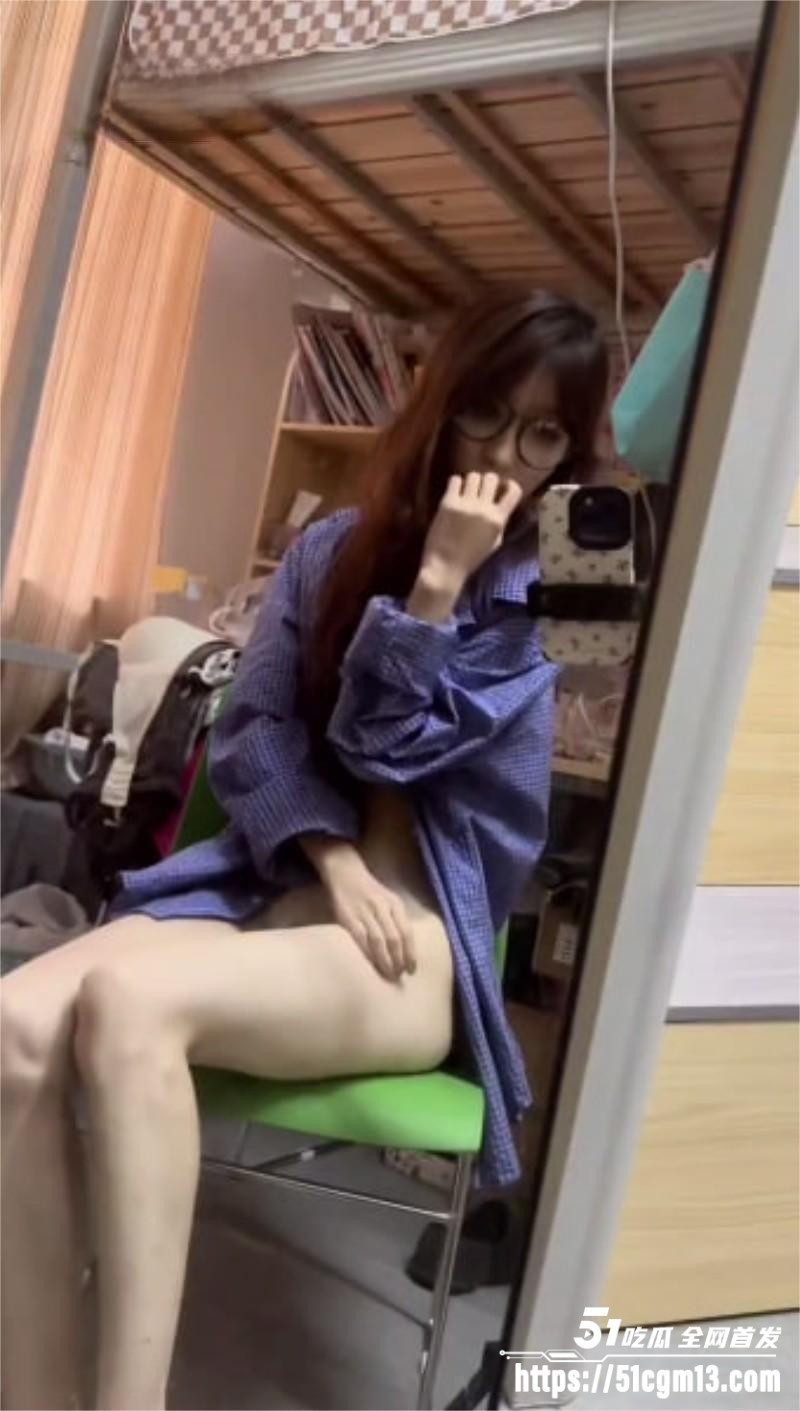 高颜值福利姬 小水不哭 美腿女神自慰发骚饥渴诱人 足穴榨精表情淫靡浪荡