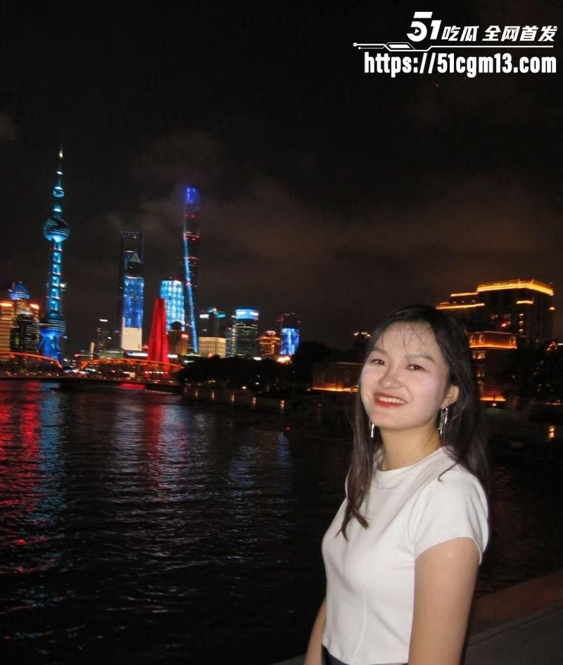 上海英语老师 黄沐晴 与老公私拍视频 圆润肥臀骑乘后入全程露脸 平时端庄的老师 私下淫荡程度超乎你想象！