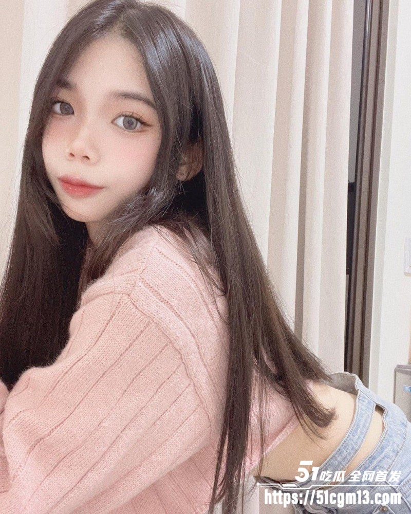 马来西亚反差婊 杨薇恩 与男友调教私拍 踩头扣穴暴力摧残美乳粉穴 后入打桩被操到一直求饶