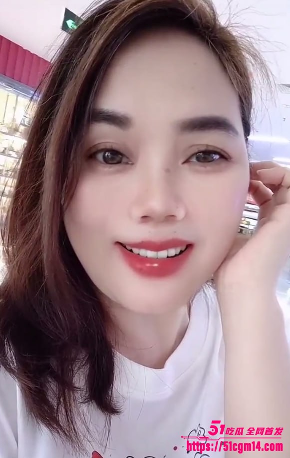 肥臀大奶熟女尤物 轻舞小梅 定制福利合集 多套情趣内衣扭臀摆胯诱惑至极 巨乳肥穴轮番露出欲火爆棚