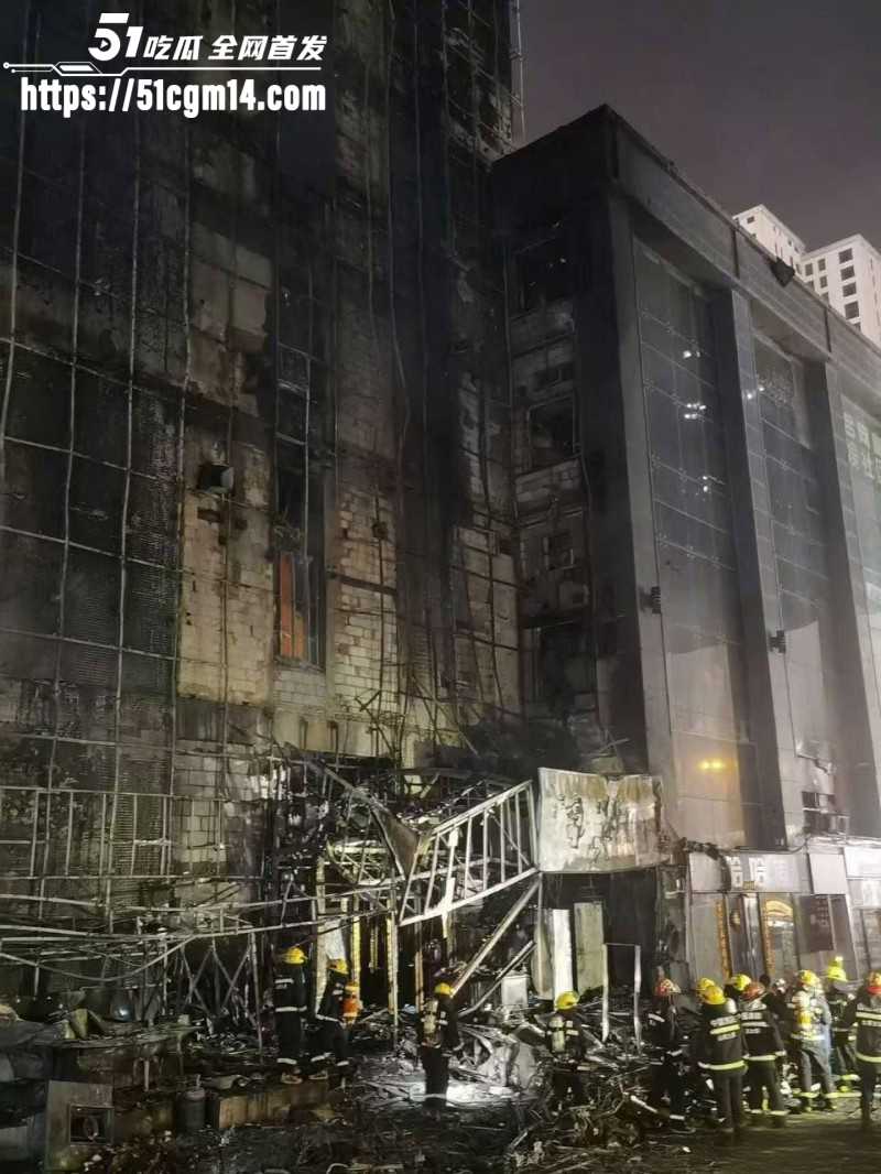 山西太原亲贤北街火灾现场视频05