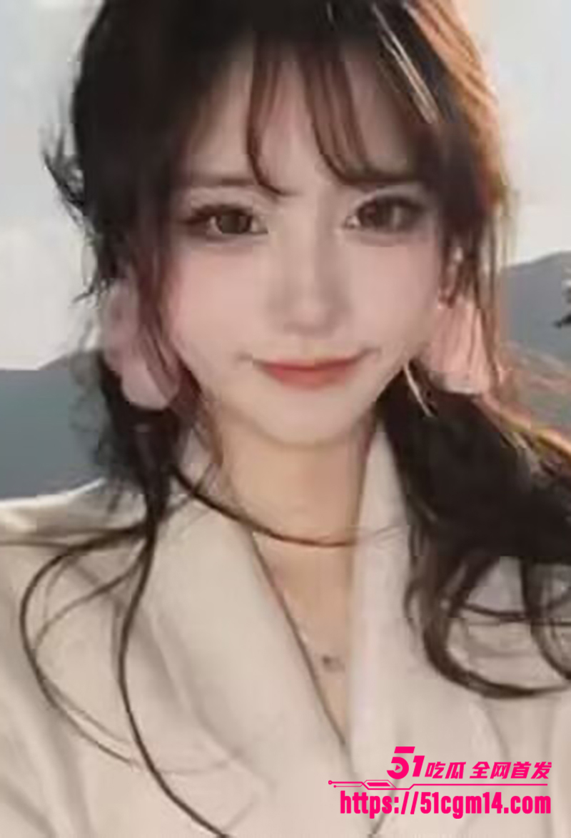 湖南纯美大学生 赵佳琪 被金主爸爸操成专属小肉奴 男友气炸曝光视频 各种露脸舔屌无码挨操 骚飞了！