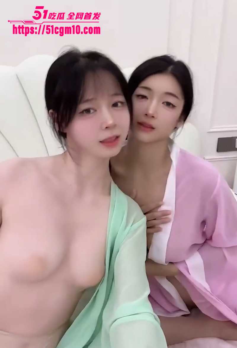 清纯网美 七七仙女 携闺蜜双排发浪 镜头前缠绵互揉爆奶 浴室里诱惑淋穴 揉花蒂撩拨男人原始冲动！