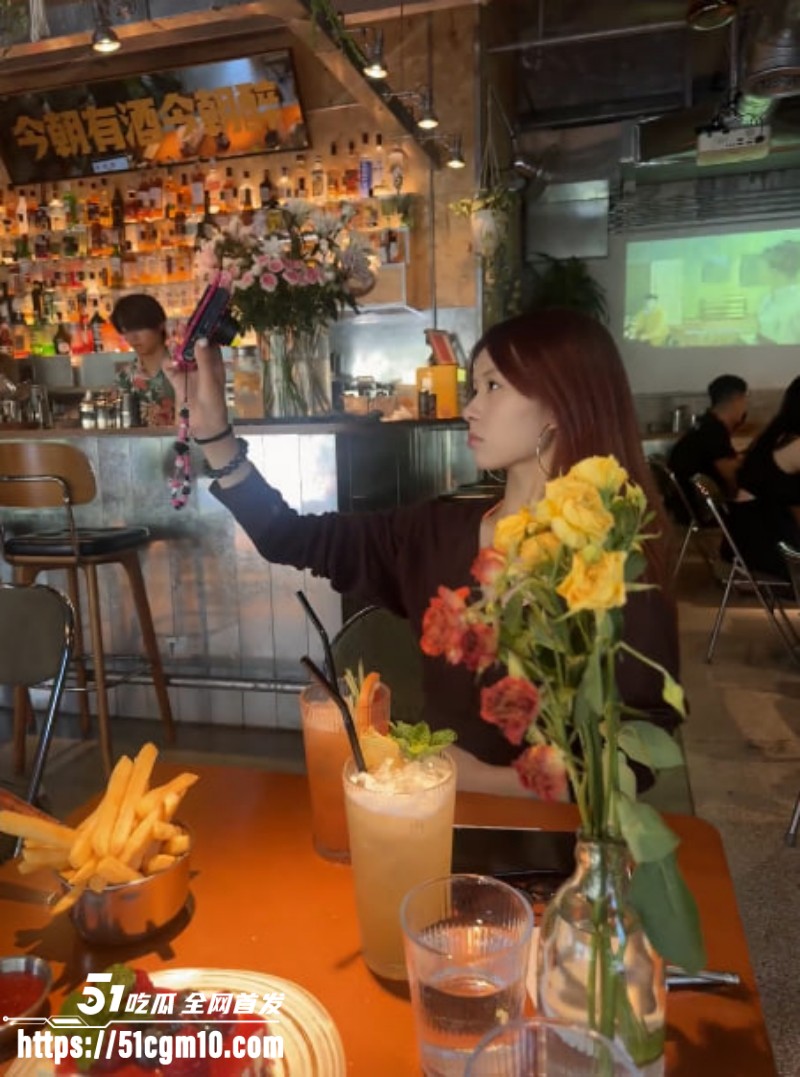 高颜值瑜伽美女遭男友曝光淫荡私拍  2