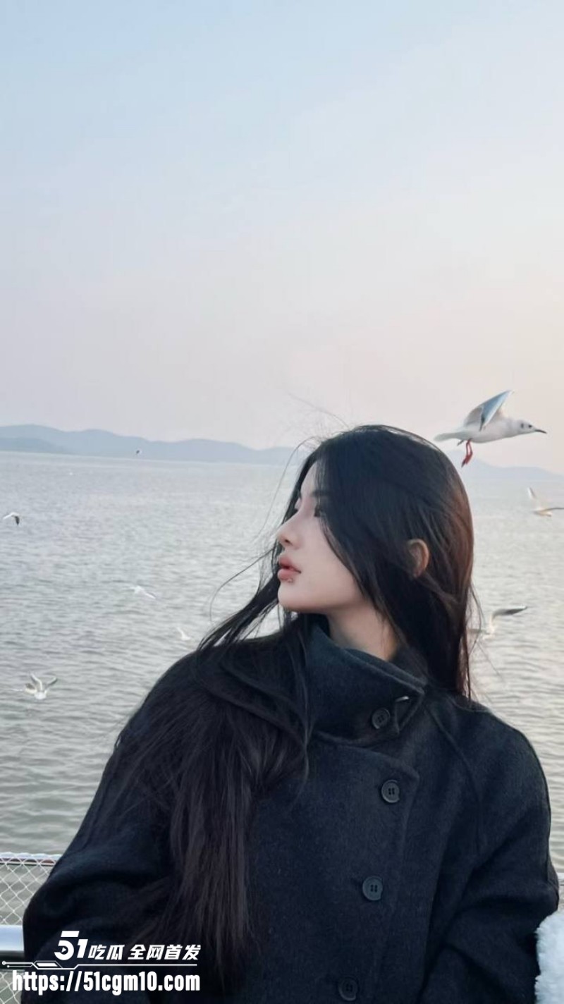 肉感黑丝美女私拍曝光 露脸深喉狂舔大屌 肥嫩骚穴真假肉棒轮番插入 调教蹂躏丰满酮体全程浪叫