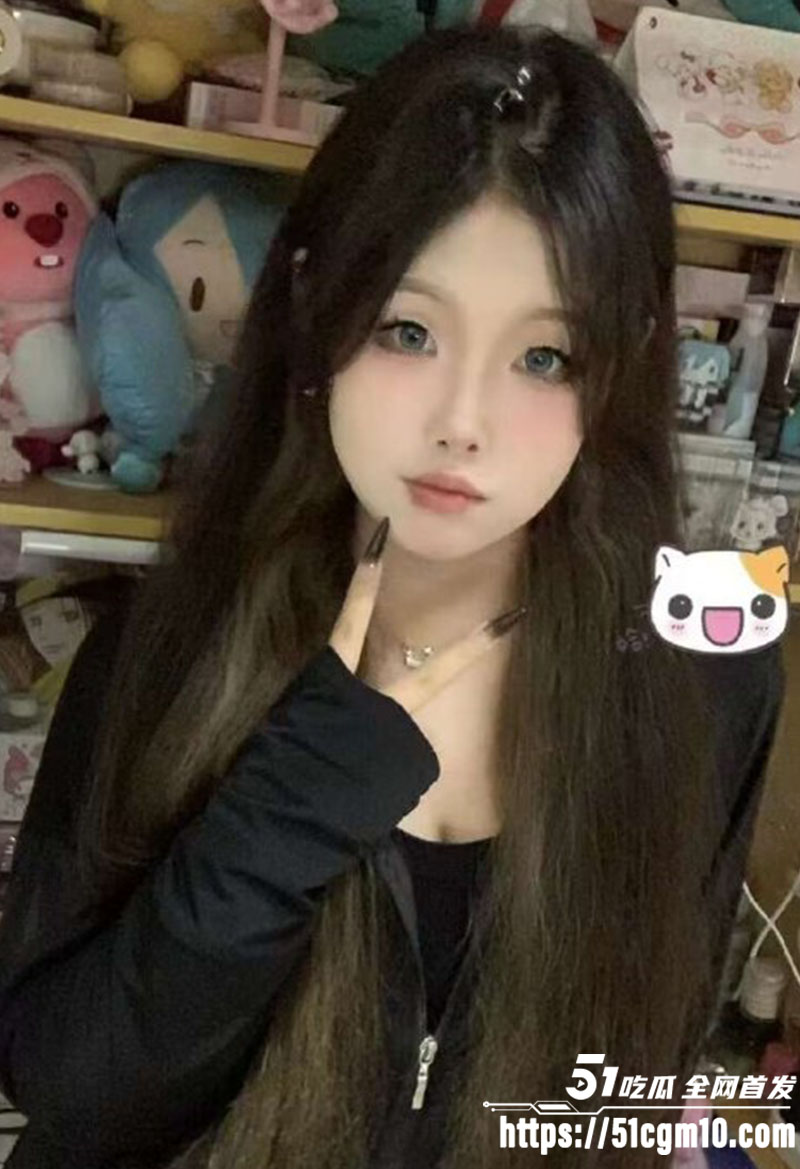 淫荡白虎母狗 与女友3P 2