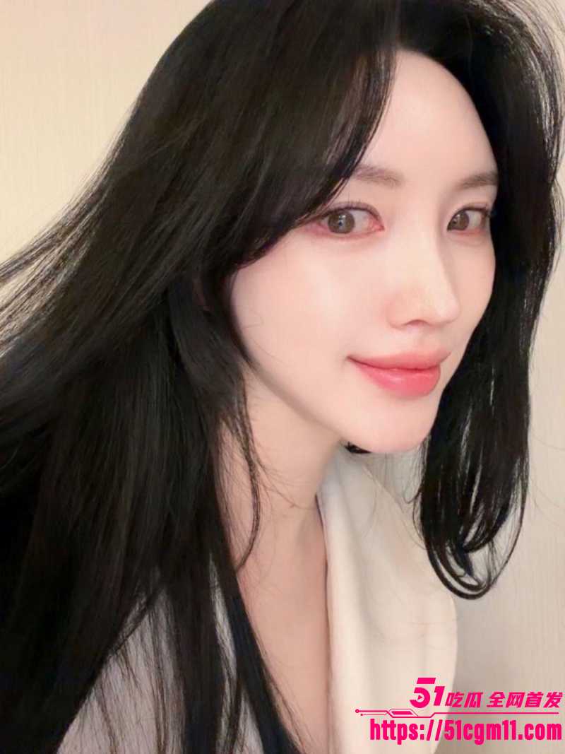 榜一大哥重金约操抖音网红御姐 露脸展示销魂口技 黑丝美腿高抬迎接肉棒 淫语不断给足情绪价值！