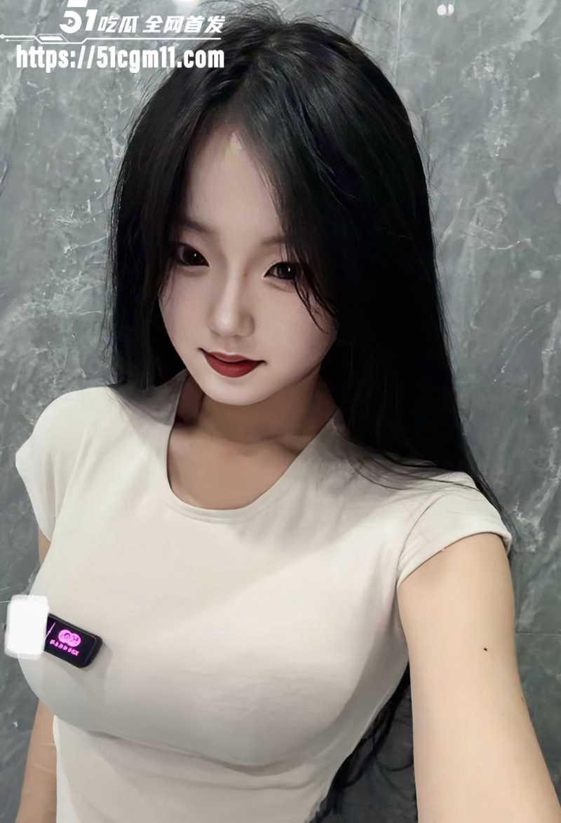 广州美女台球助教 卢西奥 勾搭人夫 凌晨5点发骚语音撩骚求操 含屌自拍被正宫曝光！