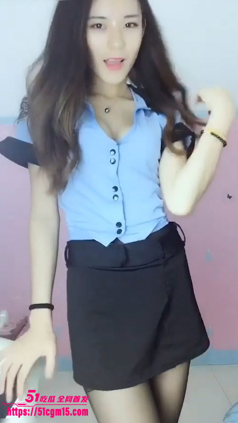 魔鬼身材网红主播 鹿少女 直播做爱 警花制服挑逗诱惑 全裸口交被抓奶狂干 高潮白浊外射满身！