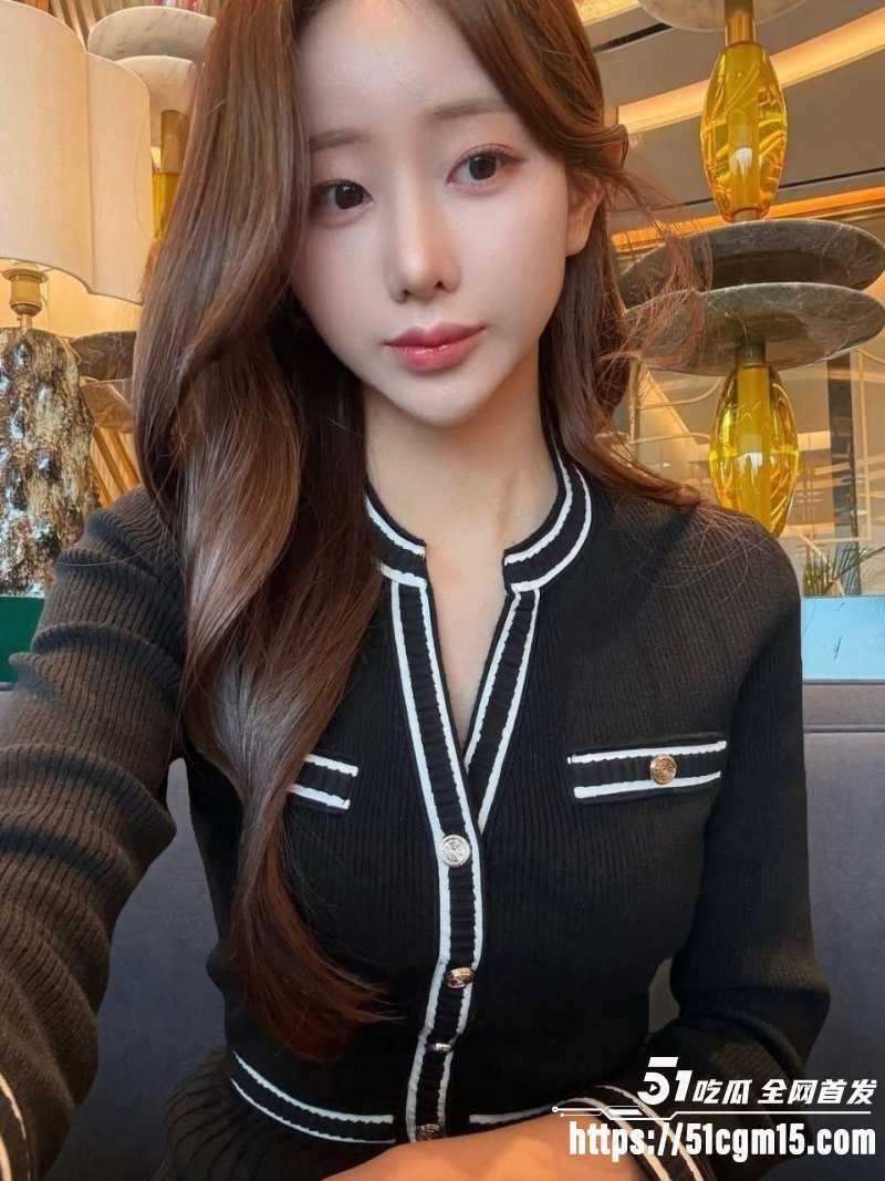 顶级网红尤物 私下竟是富豪专属母狗 九头身魔鬼身材美臀粉穴被爆操到红肿 太骚了！