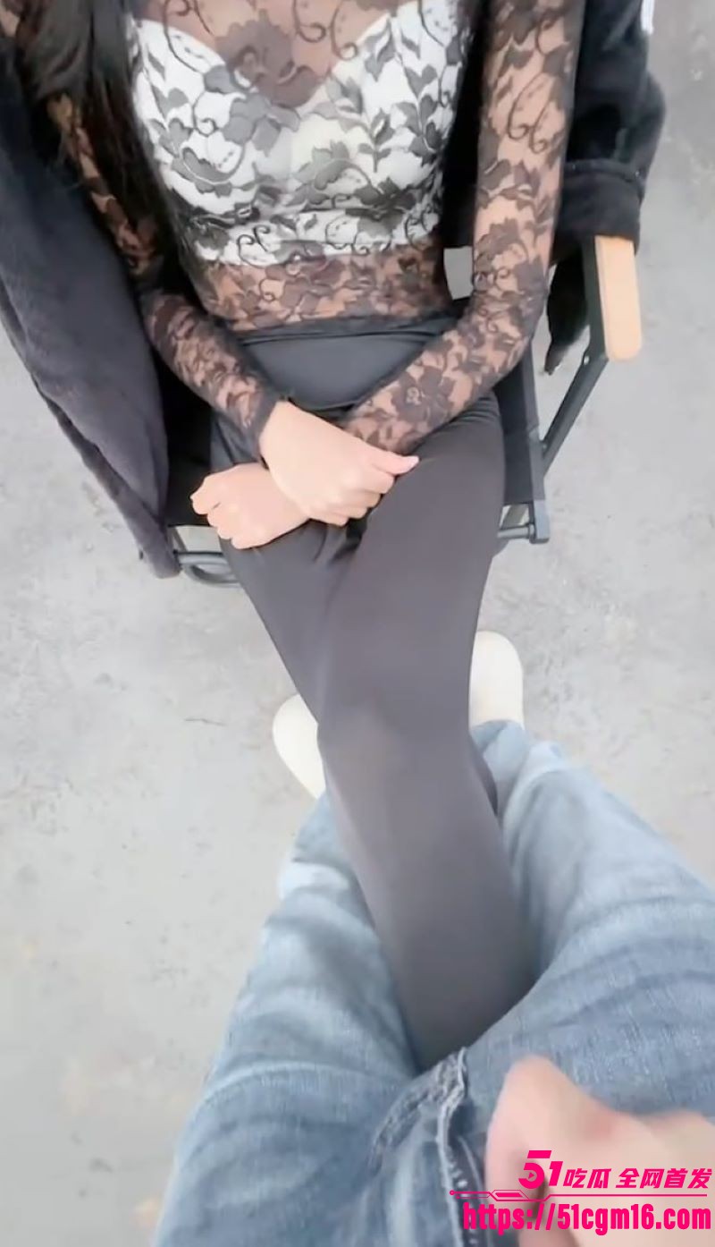 海角乱伦博主淫腿女神小姨子 情趣瑜伽裤拉链一开直接后入 白浆裹棒无套狂射