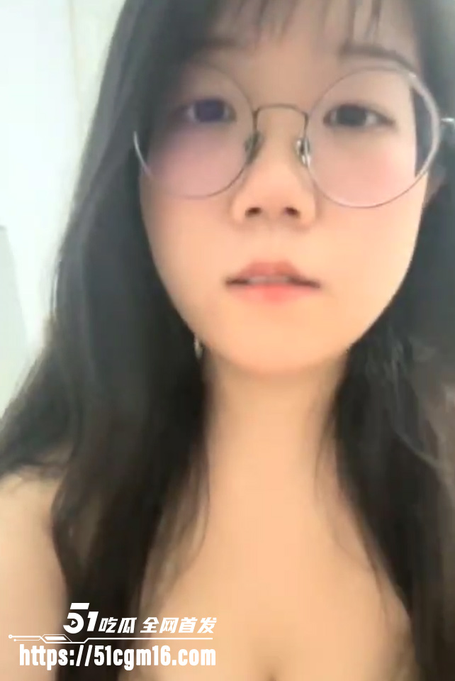 超淫坦克淫妻 约炮中年金主 巨乳肥臀魅惑众生 浴室湿身自慰爽玩骚穴