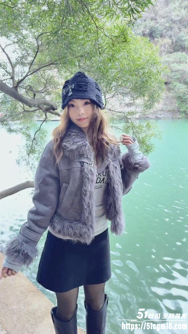广东佛山反差婊 陈倩瑜 不雅私拍 户外深喉口交 楼道全裸后入狂操 激情十足！
