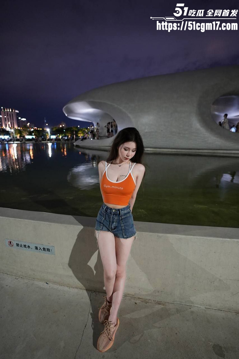 深圳外围女神 曾可儿 被金主狠操调教 露脸深喉后入猛插 画面尺度十分惊人