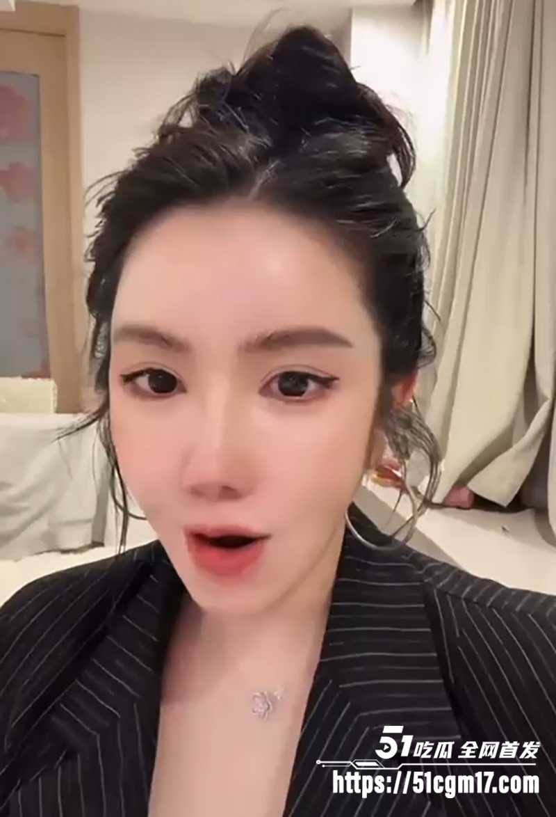 顶流网红露点合集 尽是绝美尤物 粉乳闪现露出 惊鸿一瞥却偷窥感拉爆！
