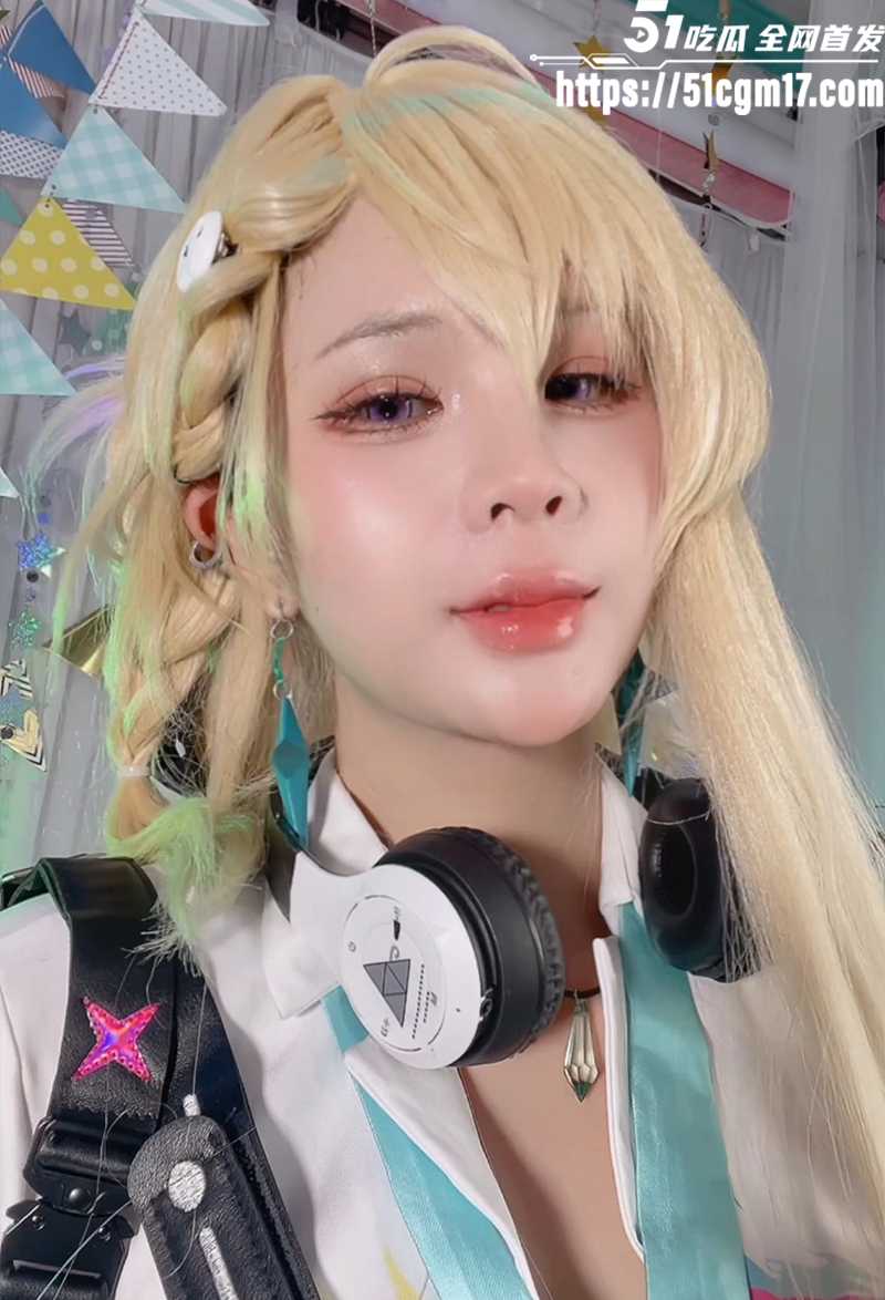 巨乳尤物 Pyon 全裸写真 白皙肉体涂油闪光 怼拍嫩穴摇摆 让人发狂！