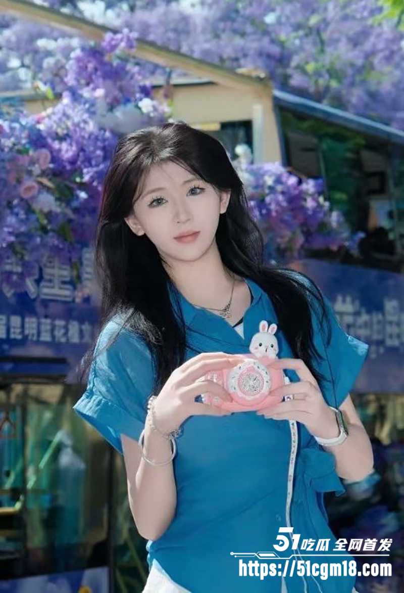 云南小网美 多多 被榜一大哥操翻录片 边自慰边吸屌 人美穴肥超会骚！