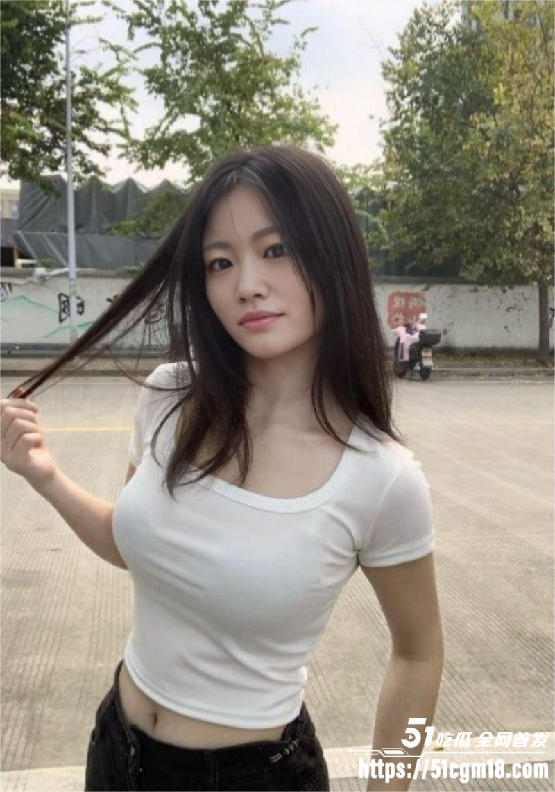 湖南顶级反差小妹 刘晴 裸贷视频泄露 清纯美女遭债主线上调教 全裸自慰微毛蜜穴十分吸睛
