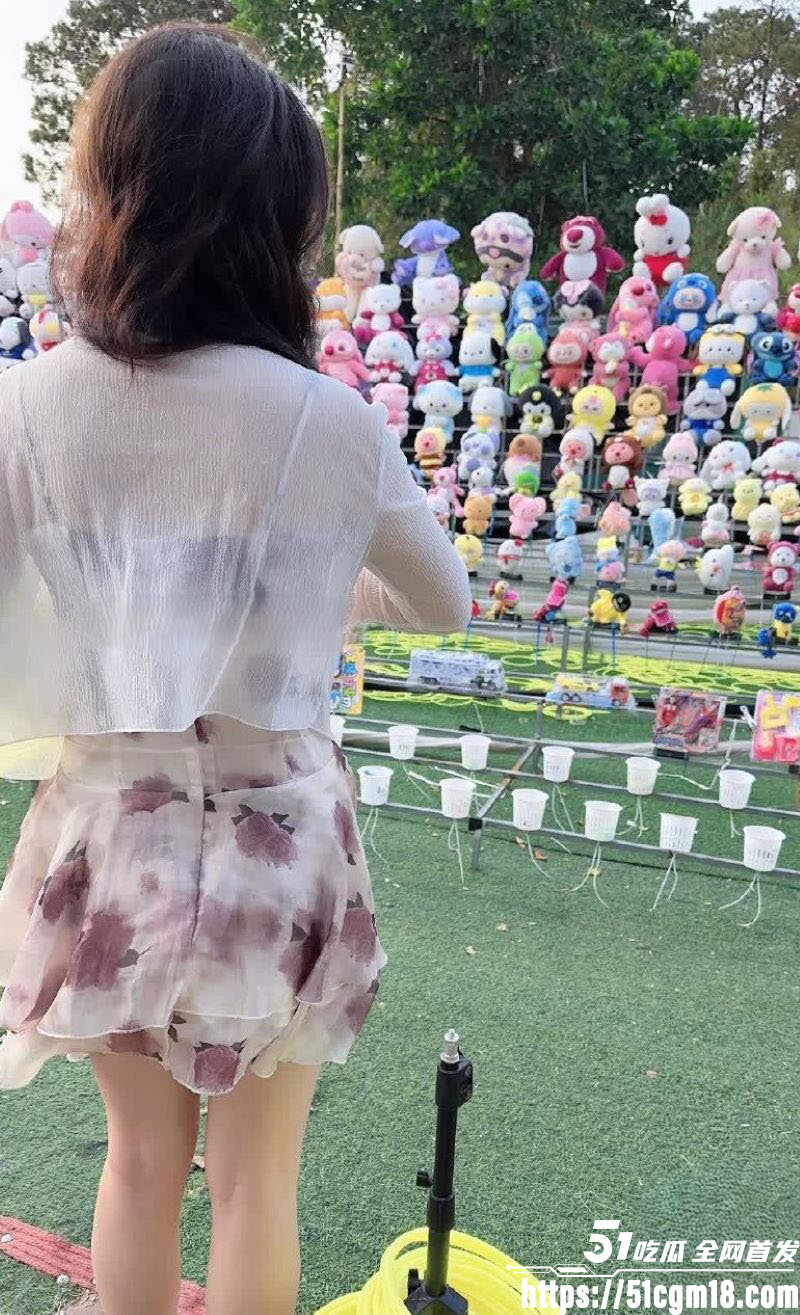 海角乱伦大神妹妹日记 妹妹由于工作情绪低落 带妹妹游玩开房 嫌我射的精液少