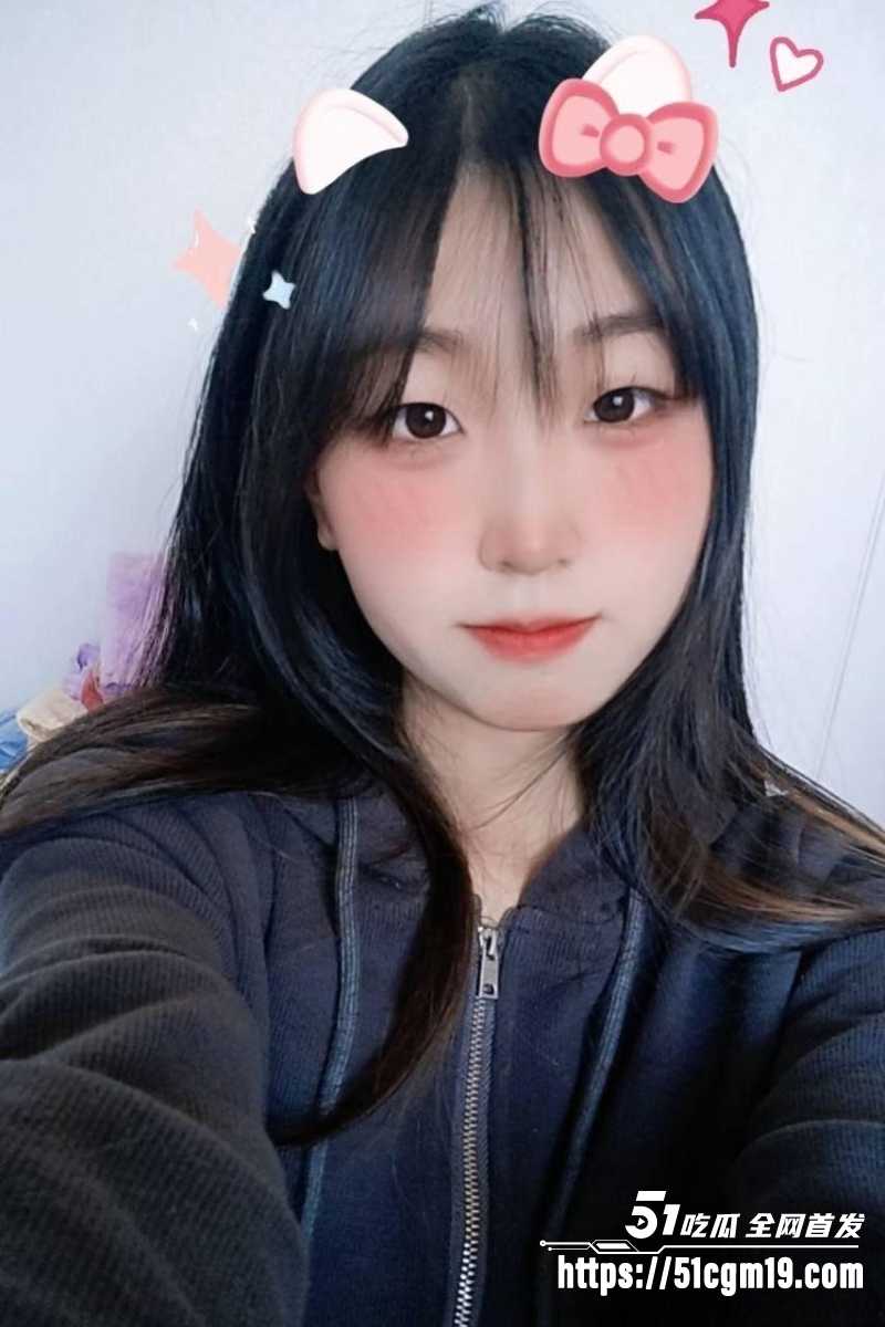 合肥女高 马欣怡 出租房真实自拍视频曝光 完美露脸骑乘位狂干 反差毫无保留