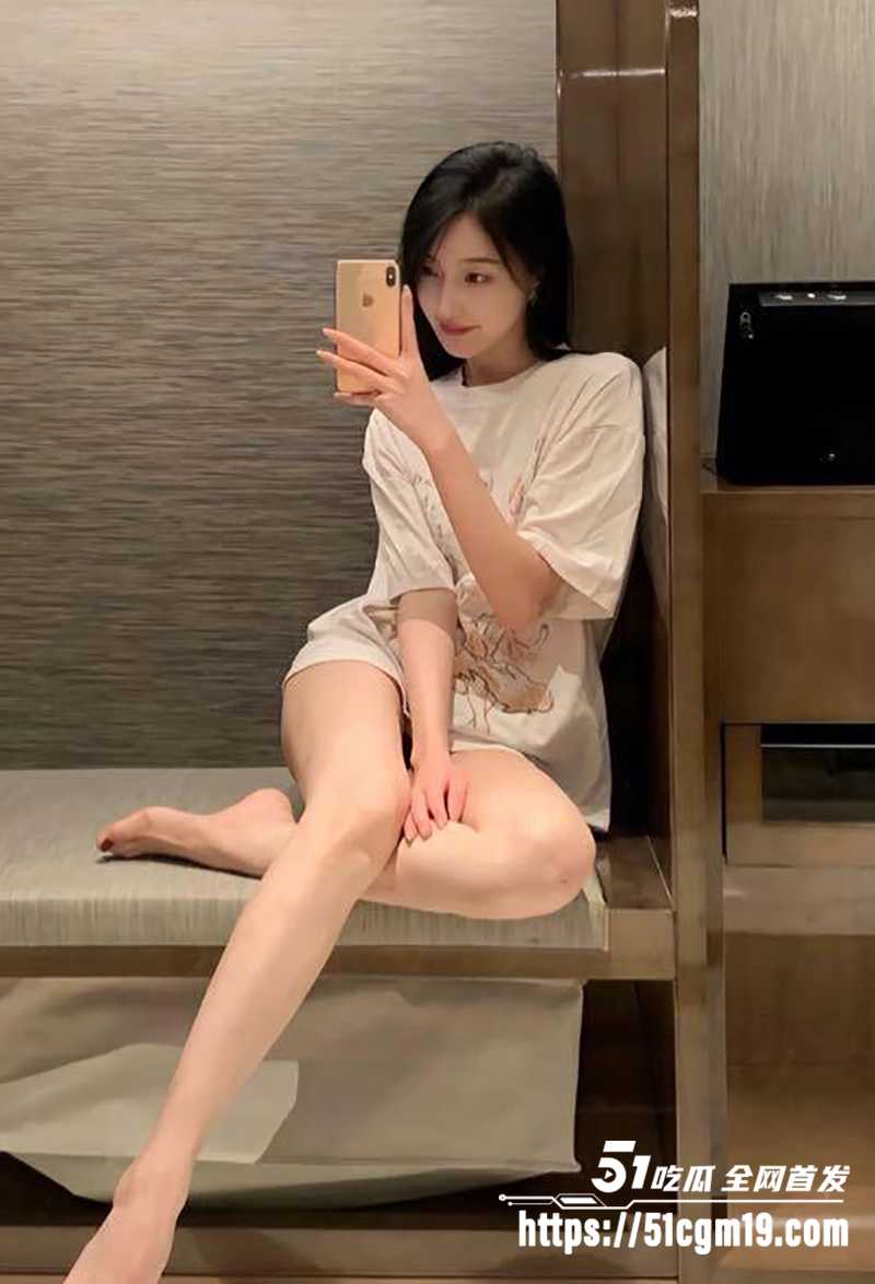 操良大神 宝马哥 梦幻联动 我的枪好长 献出女神级吊带母狗 让好兄弟无套狠操！