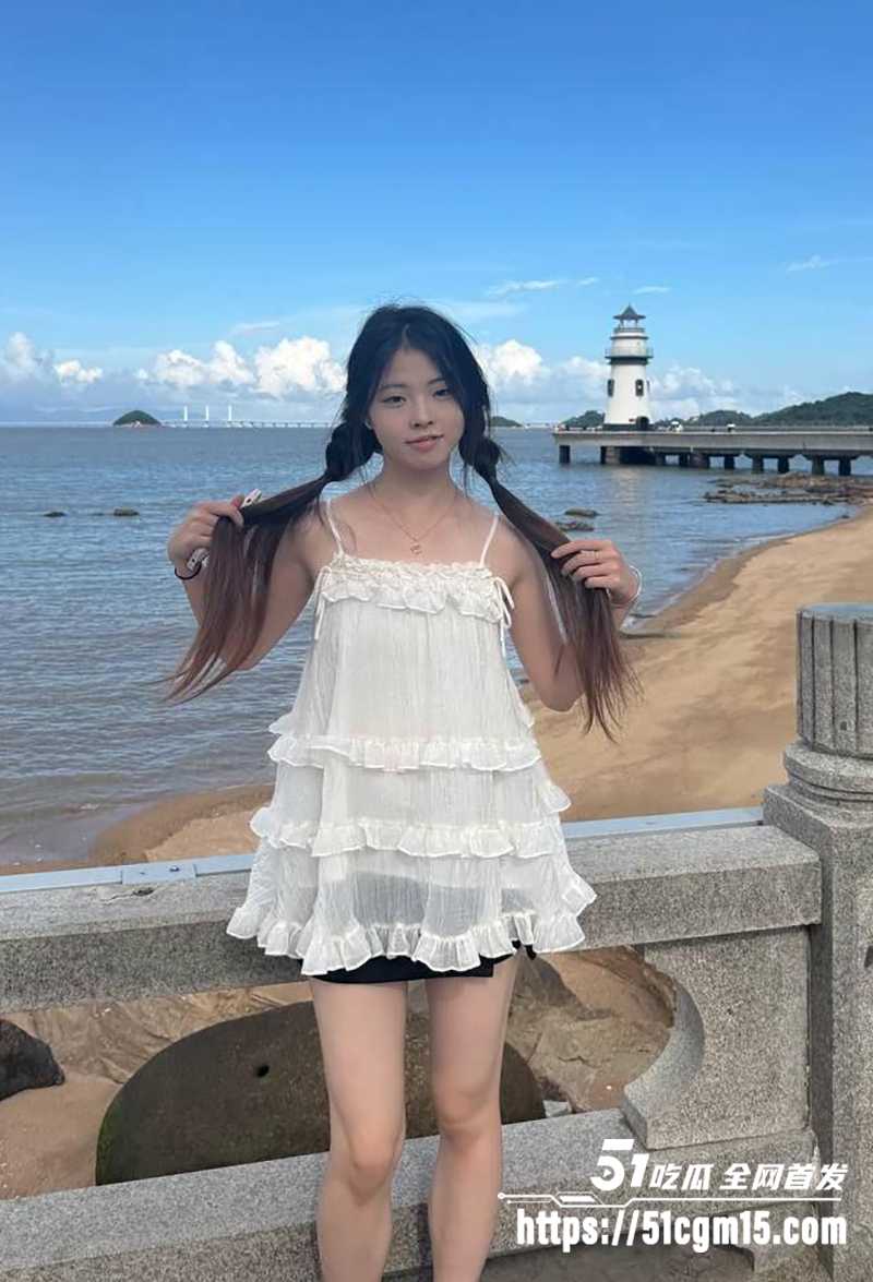 清纯学生妹玩援交换生活费 脸穴同框诱惑爆表 穿着校服被金主蹂躏爆操 画面太骚！