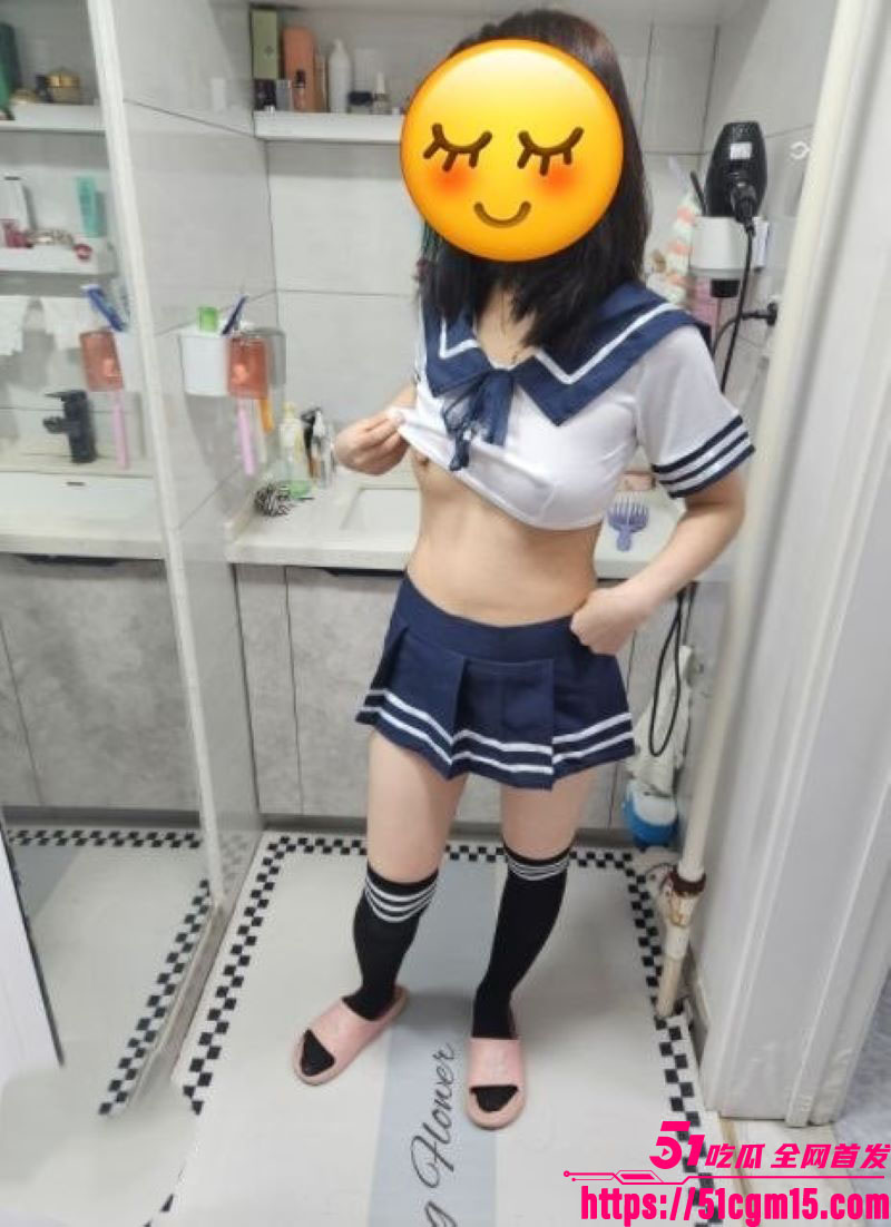 海角乱伦大神 暗水之下 新作 给表姐刮逼毛 猛操穿着JK的表姐 大战了四十多分钟 缴械投降！