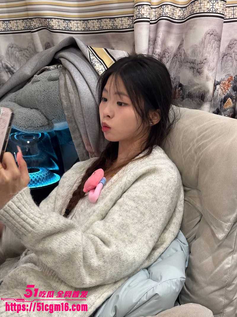 上海学生妹 李金 出轨约炮被抓现行 男友怒发全套性爱视频 纯欲校花瞬间社死全网被看光！