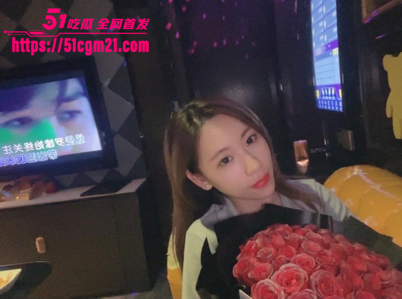 广东少妇 冯思思 经期性欲倍增 无套骑乘血染阳具 口交颜射饥渴放荡！