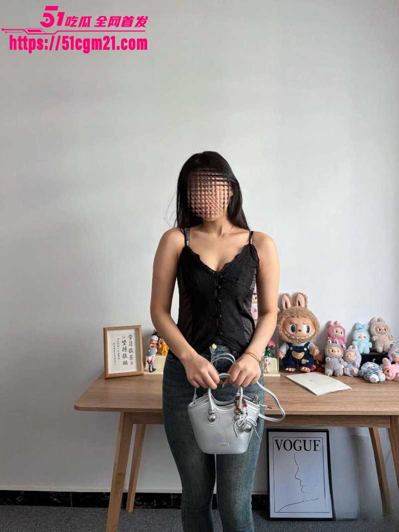乱伦大神39岁妈妈和30岁堂姐 舌尖刺激堂姐小阴蒂 轻松给堂姐送上高潮