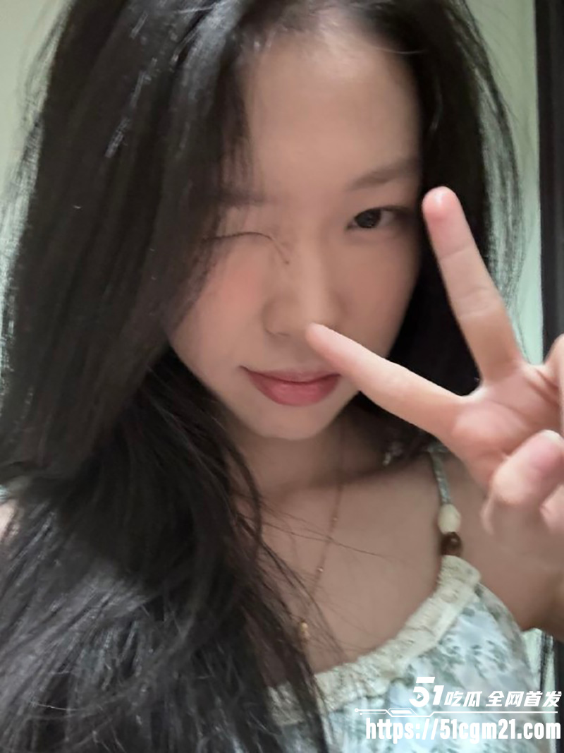 广西精神小妹 排卵期发情发疯 被男友强行夺宫内射 淫水狂涌彻底沦为肉便器