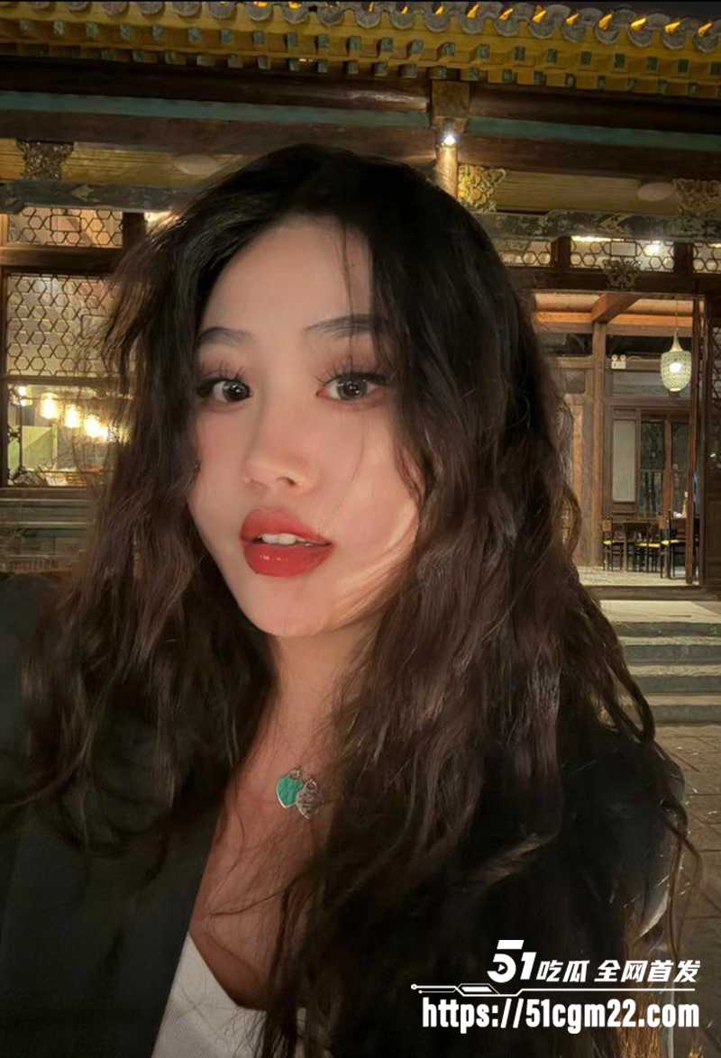 肥臀少妇的调教日常 披各种开裆JK战袍被后入爆操 高撅淌精肥臀任主人怼拍！