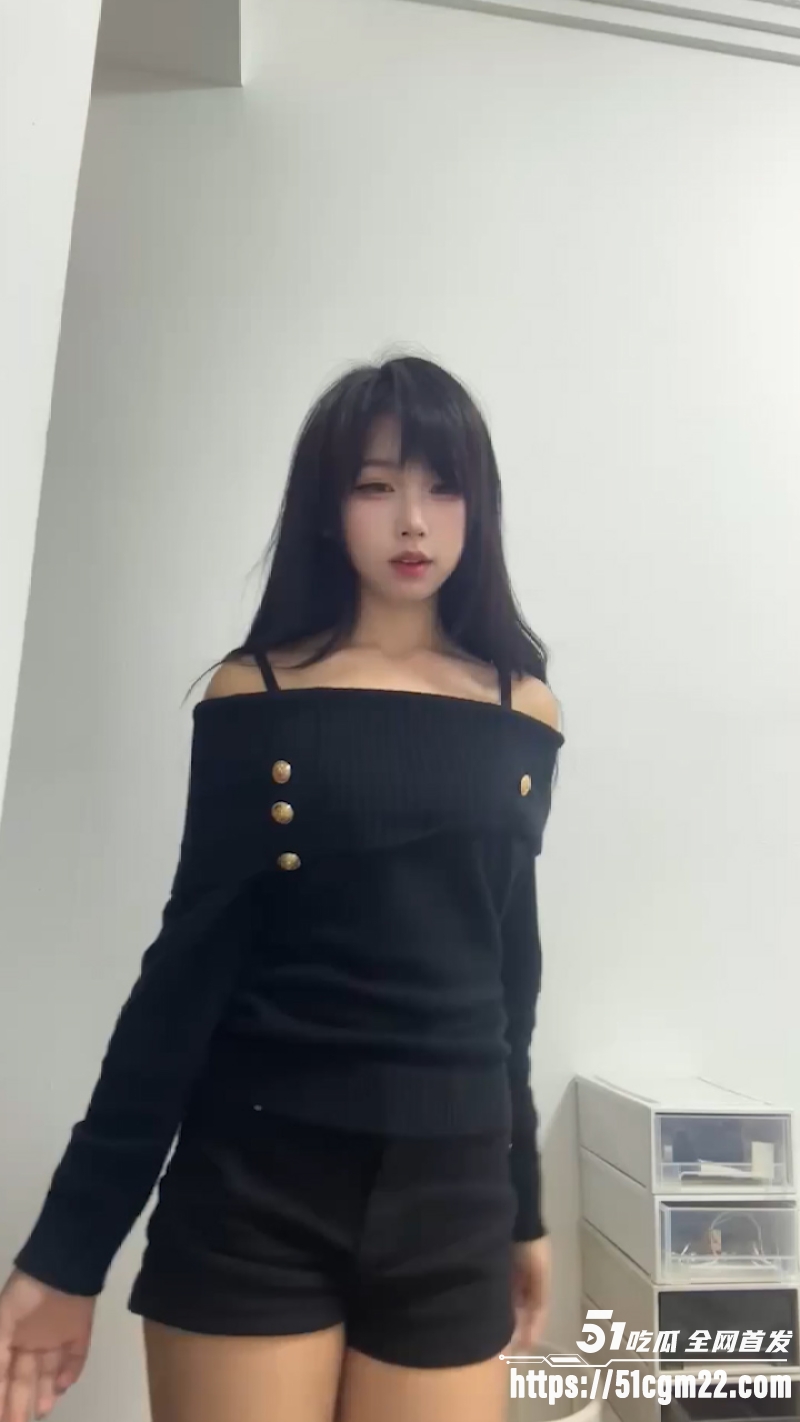推特网红 小辞浆果儿师妹 私拍定制全裸热舞 校花身材扭腰摆臀诱惑至极