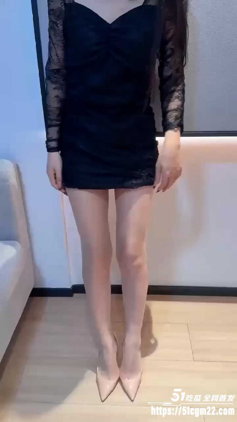 微S御姐 雅小姐 会员新作 丝袜美娇娘肉丝足交上位骑乘 三穴共用狂撸猛操 爽到射爆