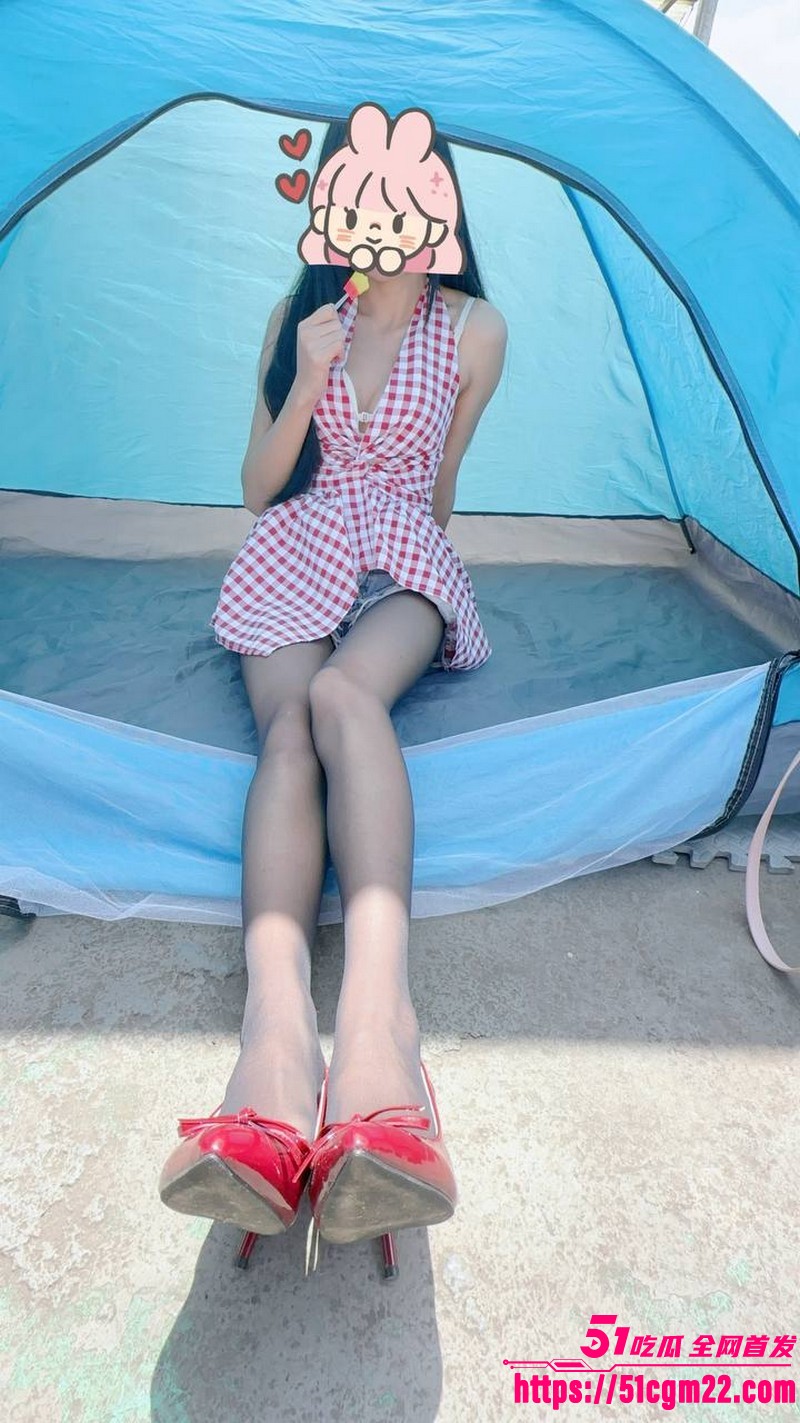 51原创小姨子的秘密 和黑丝高跟小姨子帐篷偷情 压抑娇喘被我狠干！