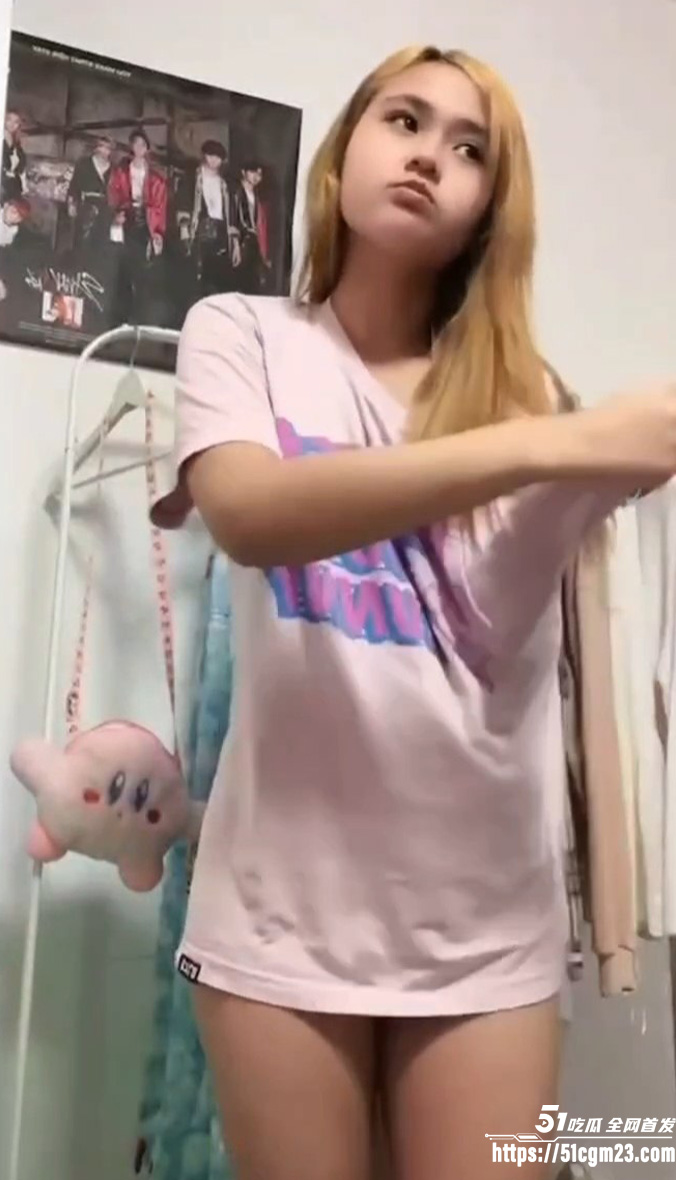 非律宾符文法师 佳佳 自拍裸舞扭腰摆魅 怼镜弄穴双指扣奶 嫩指开逼福利满屏