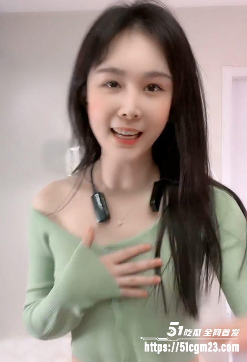 透视装女王 冰糖炖橙子 福利集锦 大奶挺拔挑逗全场 露乳骚扭让人跪求更多！