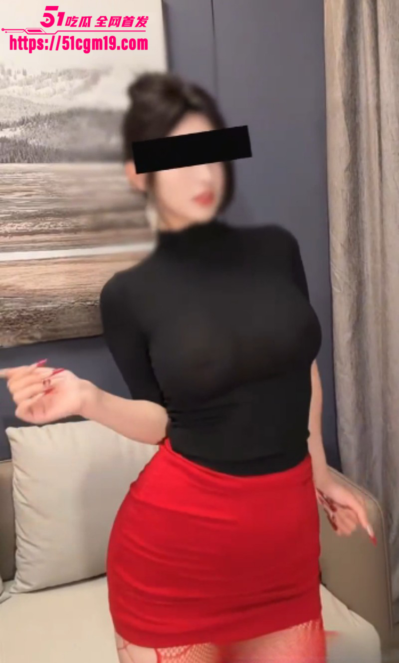 推特爆乳御姐 九九橙 会员短片 性感少妇对镜自录挨操全过程 浪叫风骚又销魂！