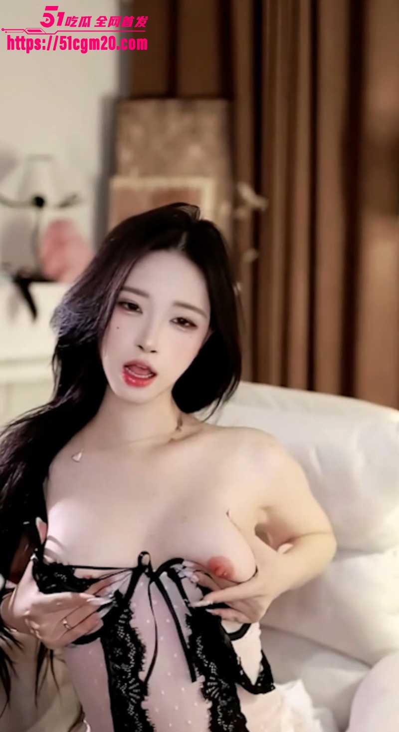 人气舞姬 阿美 千元定制福利 激情裸舞后跳蛋自慰 美乳粉嫩让人根本把持不住！