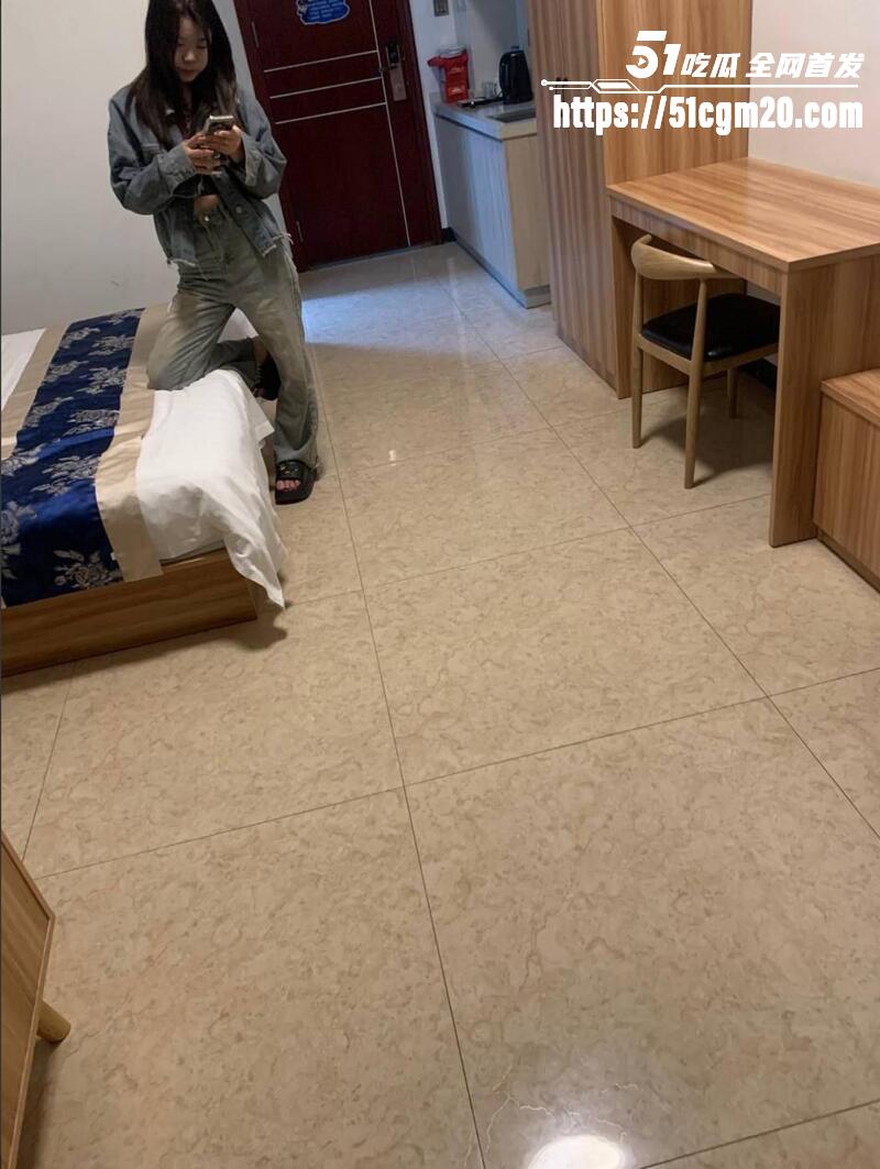 极品网红少女大尺度私拍 翘臀无套后入狂操 粉嫩小逼被干到外翻 特写看得一清二楚