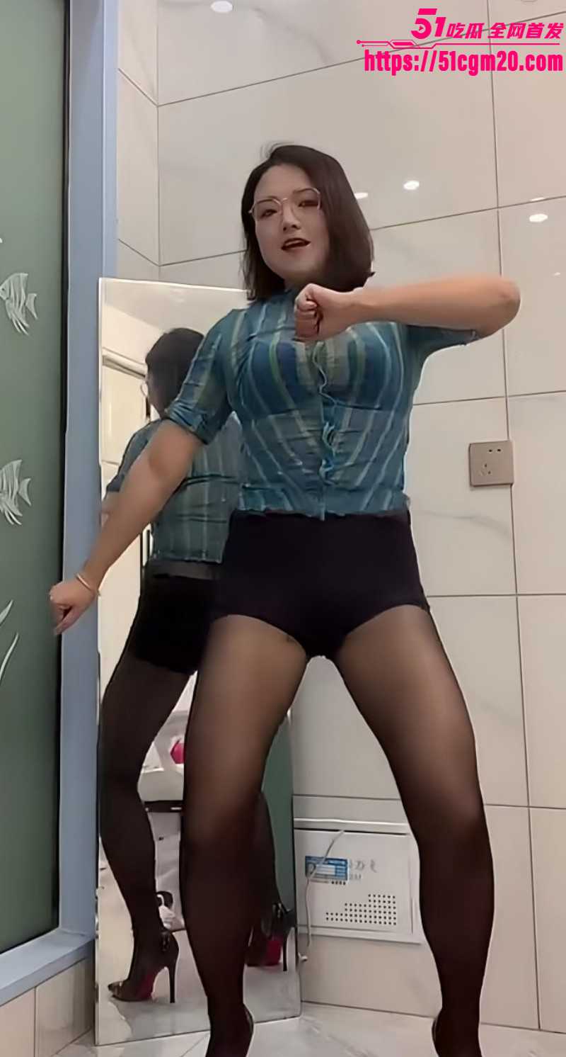 快手熟女少妇敏媚娘定制福利第二弹06