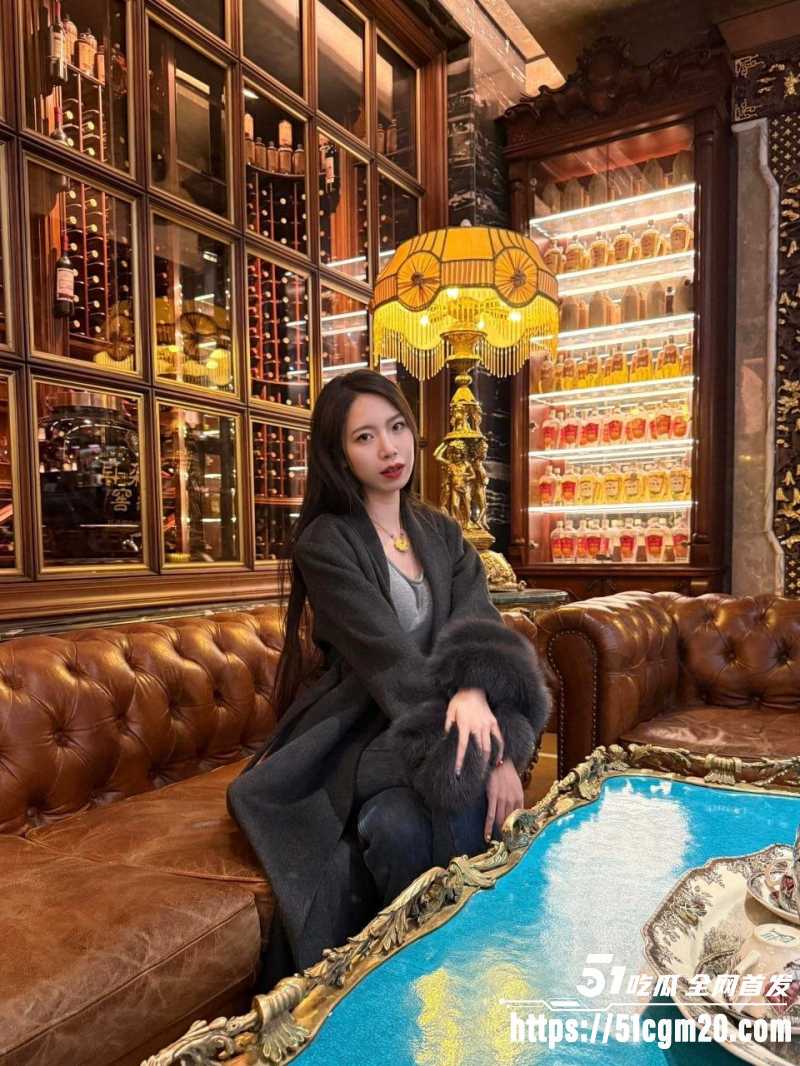 小红书旅游博主不雅视频 表面高冷显贵私下疯狂吃鸡 传统位打桩爆操淫叫连连