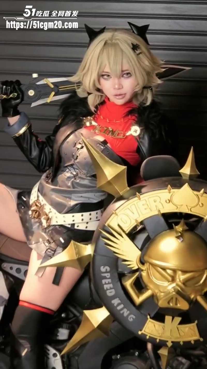 二次元福利姬 ZinieQ cos亚丝娜 童颜爆乳展现饥渴媚态 角色与欲望完美融合