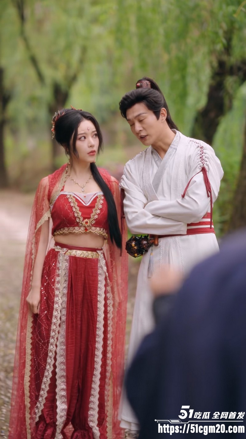 擦边短剧《我在女宗当男修》开局濒死拐圣女 带塔修魔逆转乾坤 仙界易主谁挡得住！