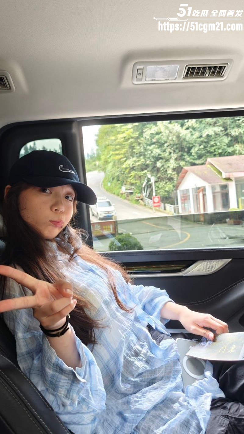 极品反差婊 郝南 跟男友激情做爱 大屌狠操骚穴 骑乘姿势浪叫不停