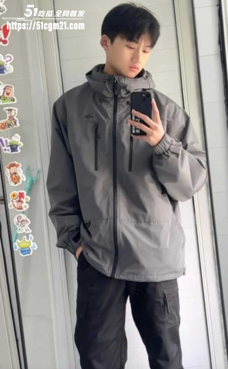 上海渣男王景天 把女友当提款机 与河南小三开房过夜 时间管理大师惨遭曝光！
