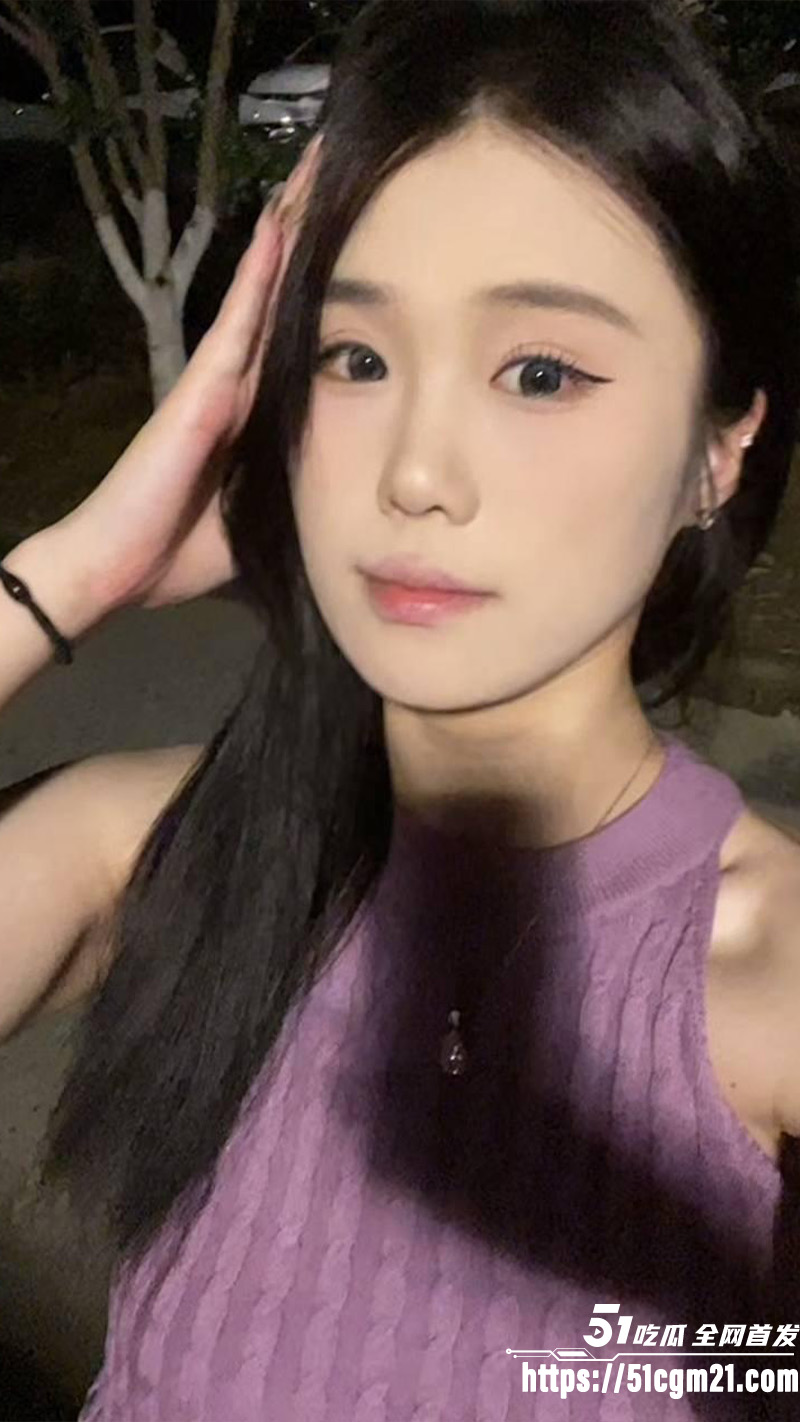 江苏极品颜值少妇 陈颖鸿 大屌怼脸深喉不停 阴毛浓密表情淫荡 惨被颜射浓精